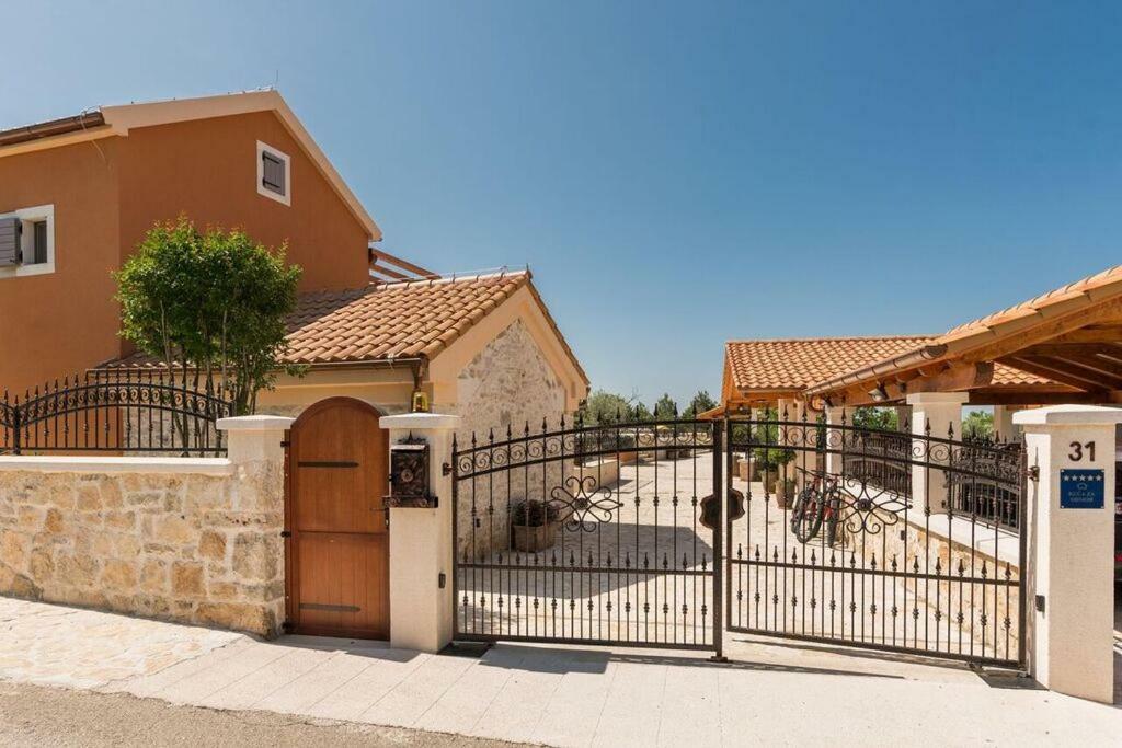 Villa Hirundo Rustica Skradin Exterior photo